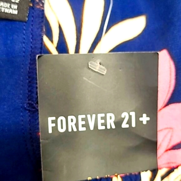 Forever 21 Off-Shoulder Blouse, Navy with Pink & Teal Flowers Size 2X, NWT - Picture 8 of 10